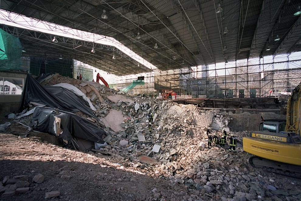 3. März 2009 Einsturz des Historischen Archivs und der Nachbarhäuser mit zwei Todesopfern und zahlreichen Wohnungsverlusten, temporärer Verlust von Archivalien